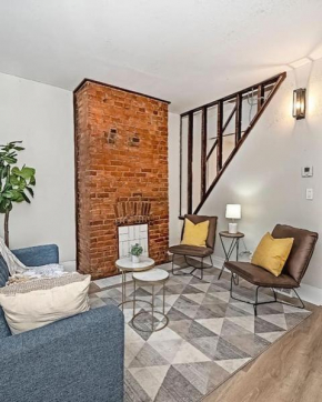 Hip and Bright Lawerenceville 2 Bed Easy Parking